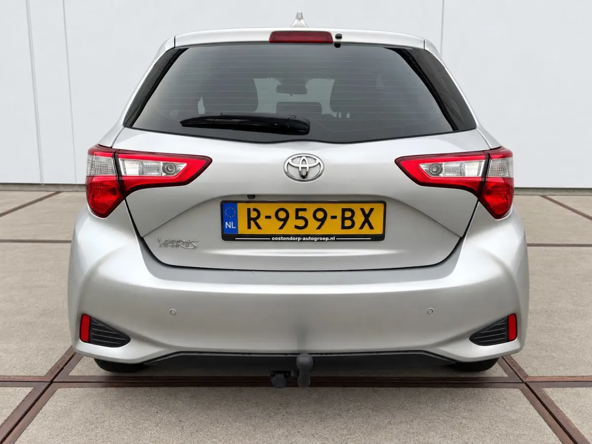 1.5 VVT-i Dynamic 5drs - Full Map Navi | cruise control | sensoren | trekhaak | bluetooth | All Season banden
