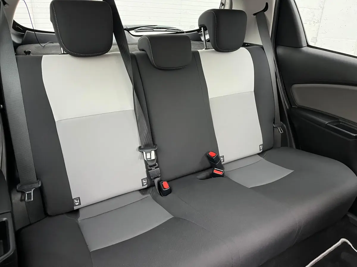 1.5 VVT-i Dynamic 5drs - Full Map Navi | cruise control | sensoren | trekhaak | bluetooth | All Season banden
