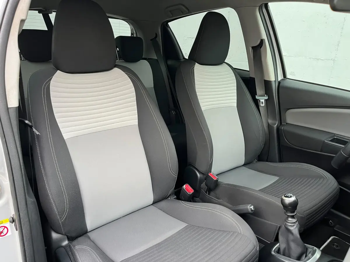 1.5 VVT-i Dynamic 5drs - Full Map Navi | cruise control | sensoren | trekhaak | bluetooth | All Season banden