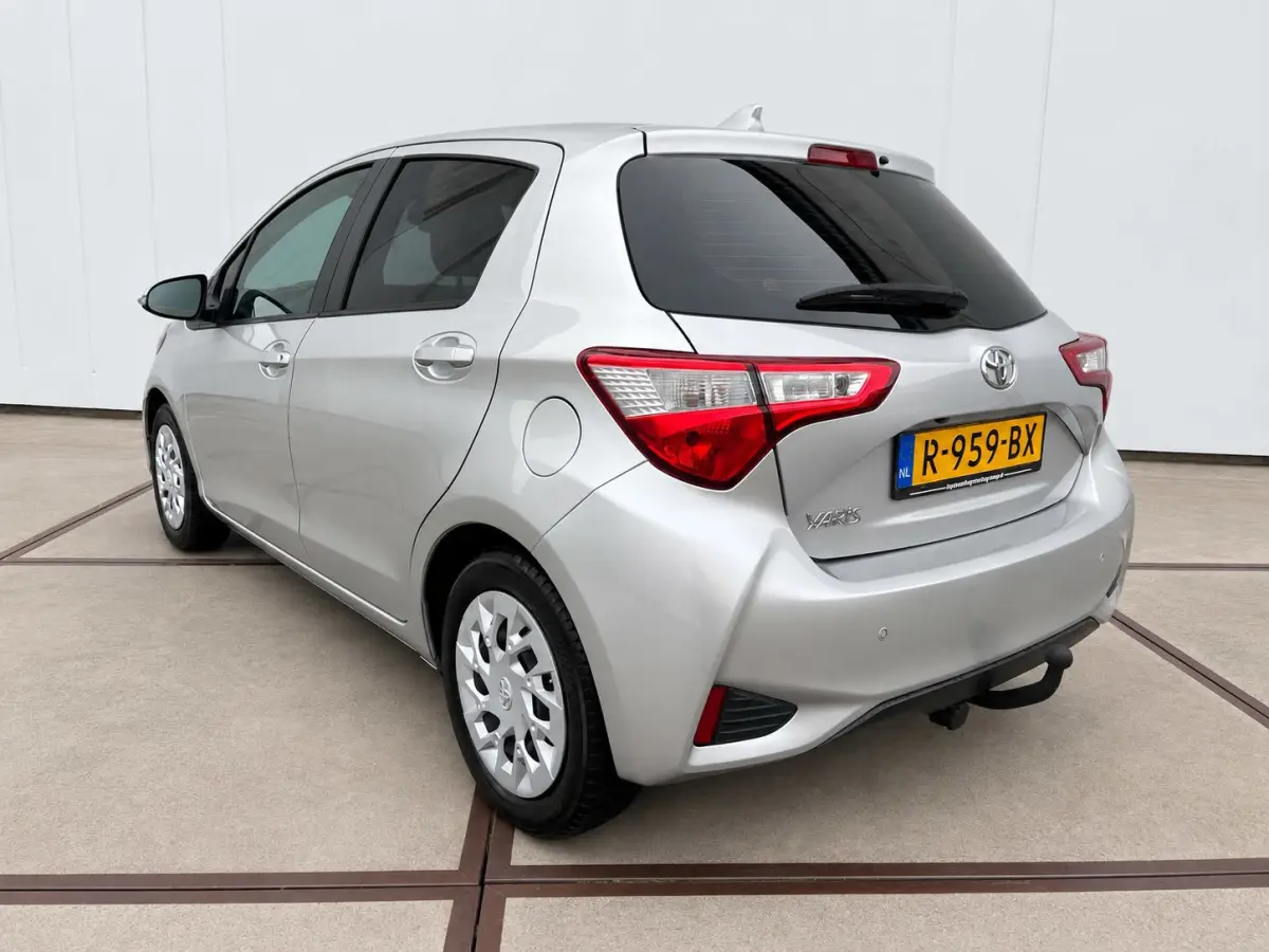 1.5 VVT-i Dynamic 5drs - Full Map Navi | cruise control | sensoren | trekhaak | bluetooth | All Season banden