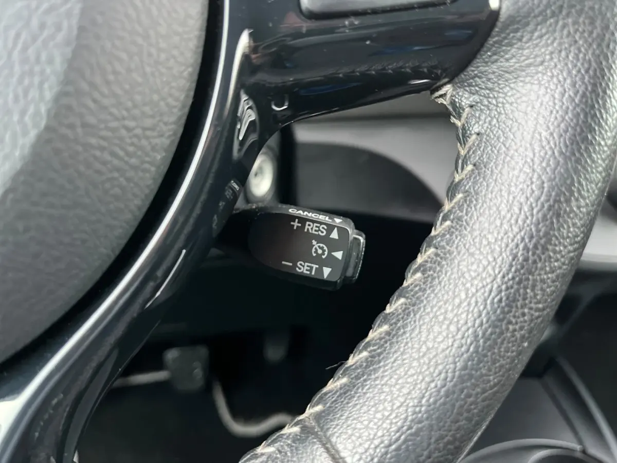 1.5 VVT-i Dynamic 5drs - Full Map Navi | cruise control | sensoren | trekhaak | bluetooth | All Season banden