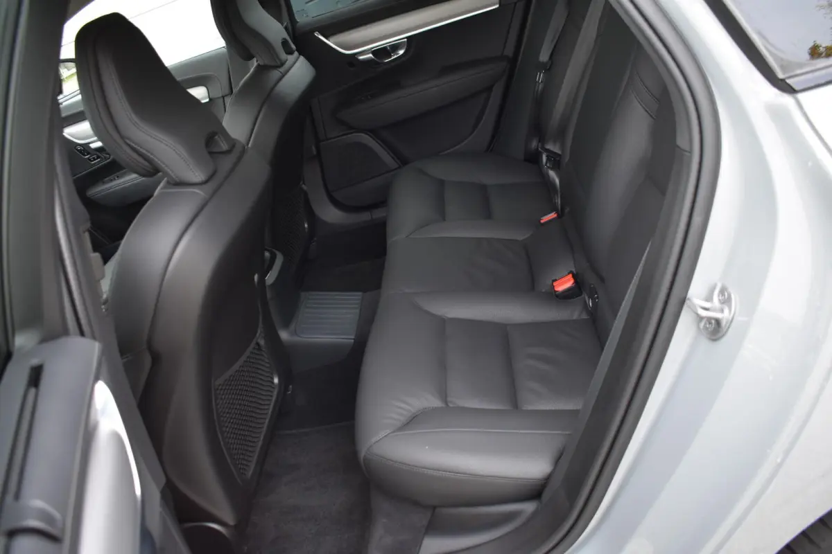 2.0 T6 Plug-in hybrid AWD Plus Dark | NL Auto | Trekhaak | Harman Kardon |