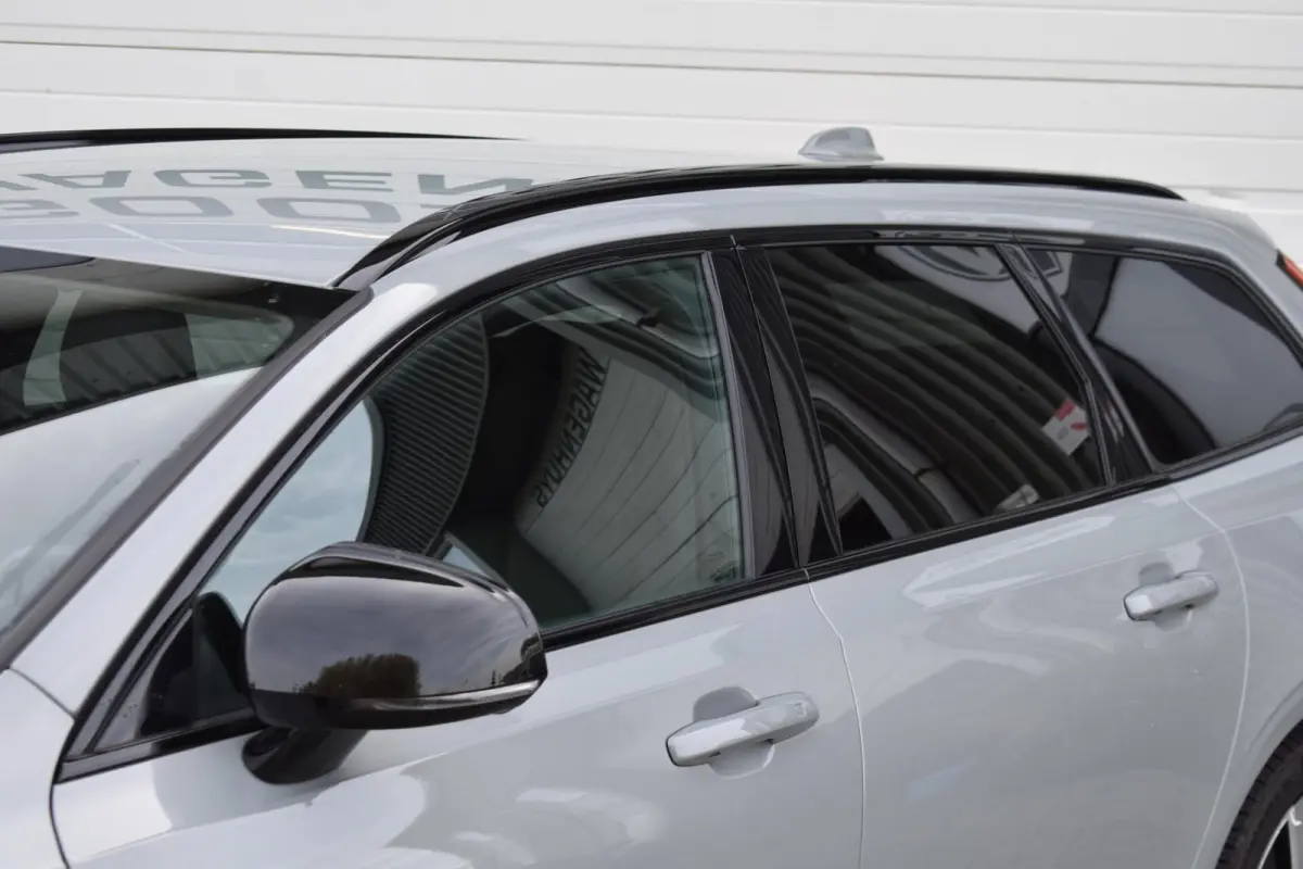 2.0 T6 Plug-in hybrid AWD Plus Dark | NL Auto | Trekhaak | Harman Kardon |