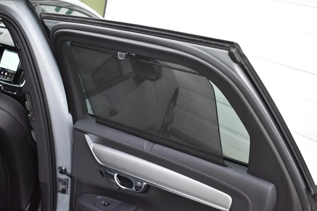 2.0 T6 Plug-in hybrid AWD Plus Dark | NL Auto | Trekhaak | Harman Kardon |