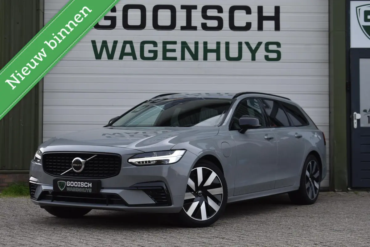 2.0 T6 Plug-in hybrid AWD Plus Dark | NL Auto | Trekhaak | Harman Kardon |