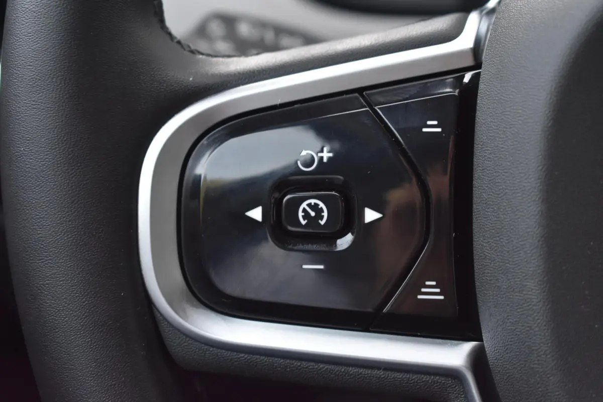 2.0 T6 Plug-in hybrid AWD Plus Dark | NL Auto | Trekhaak | Harman Kardon |