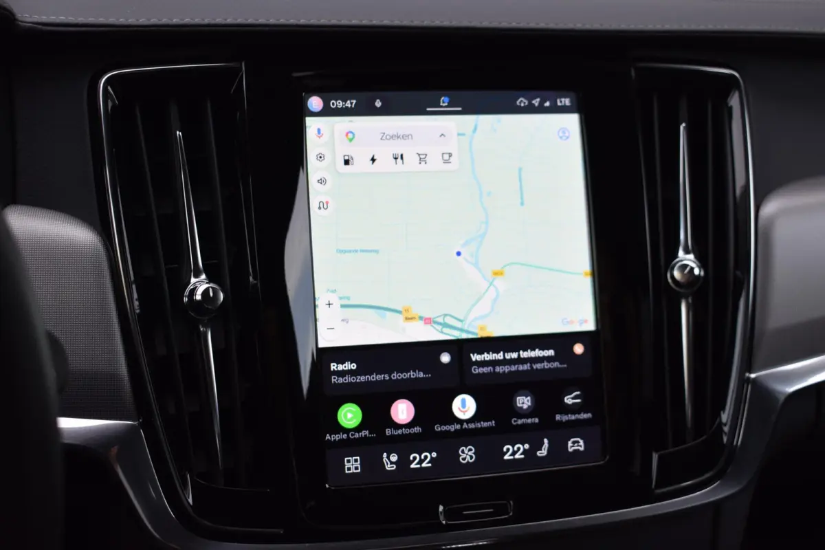 2.0 T6 Plug-in hybrid AWD Plus Dark | NL Auto | Trekhaak | Harman Kardon |