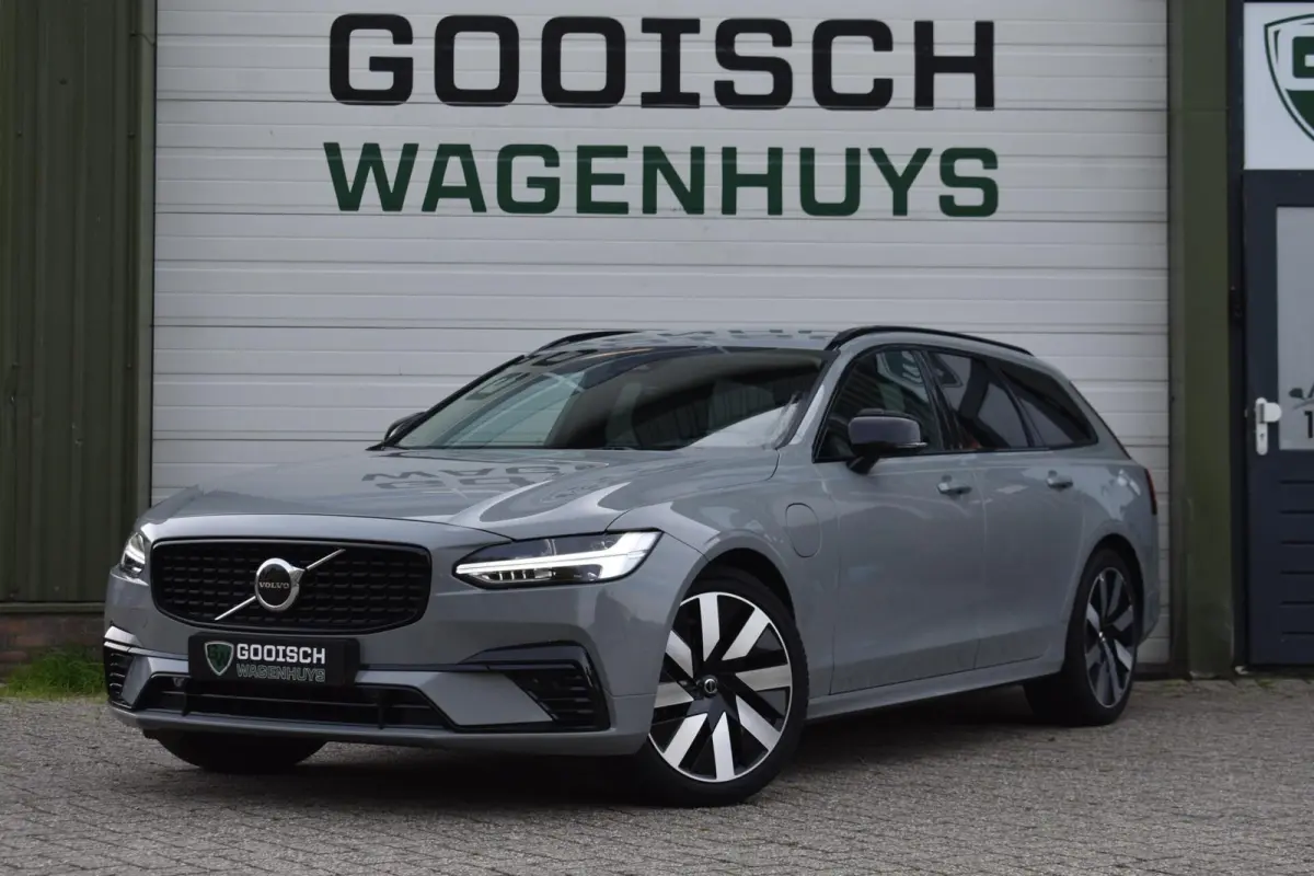 2.0 T6 Plug-in hybrid AWD Plus Dark | NL Auto | Trekhaak | Harman Kardon |