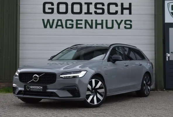 2.0 T6 Plug-in hybrid AWD Plus Dark | NL Auto | Trekhaak | Harman Kardon |