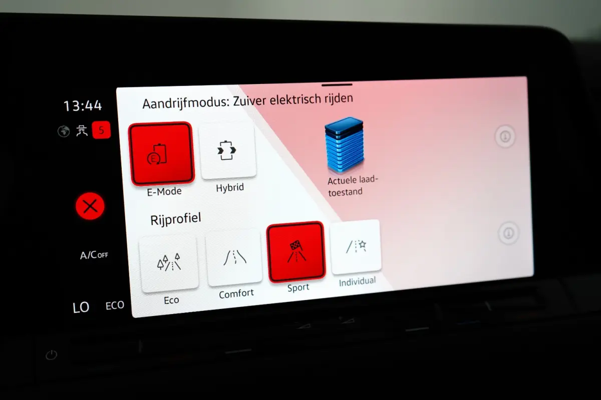 1.4 eHybrid GTE | Achteruitrijcamera | Full-LED koplampen | Navigatiesysteem full map