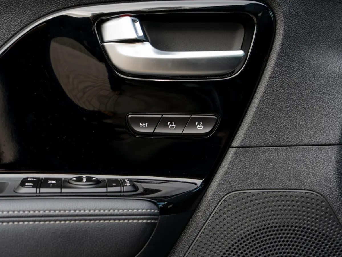 1.6 GDi Hybrid ExecutiveLine Dealeronderhouden | Trekhaak | Stoelverwarming + koeling| JBL| LED | Elektrische stoel + geheugen