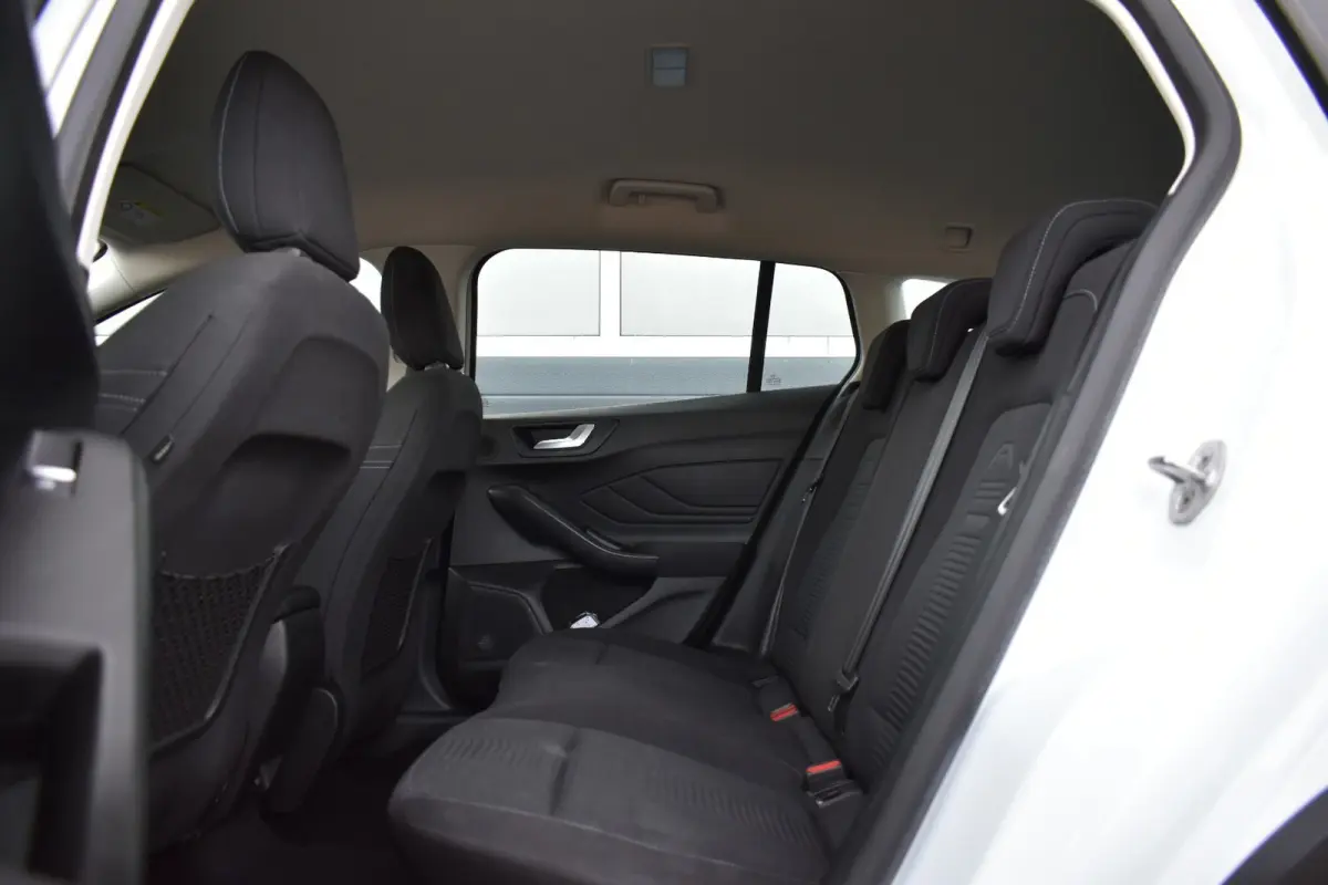 1.0 EcoBoost Active Business