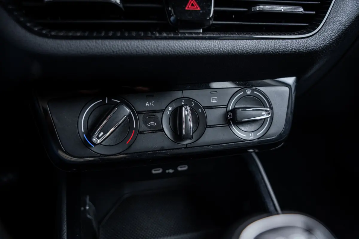 95pk 1.0 TSI Selection | Apple Carplay/Android Auto|telefoonintegratie premium | Keyless start | Lichtmetalen velgen 15"
