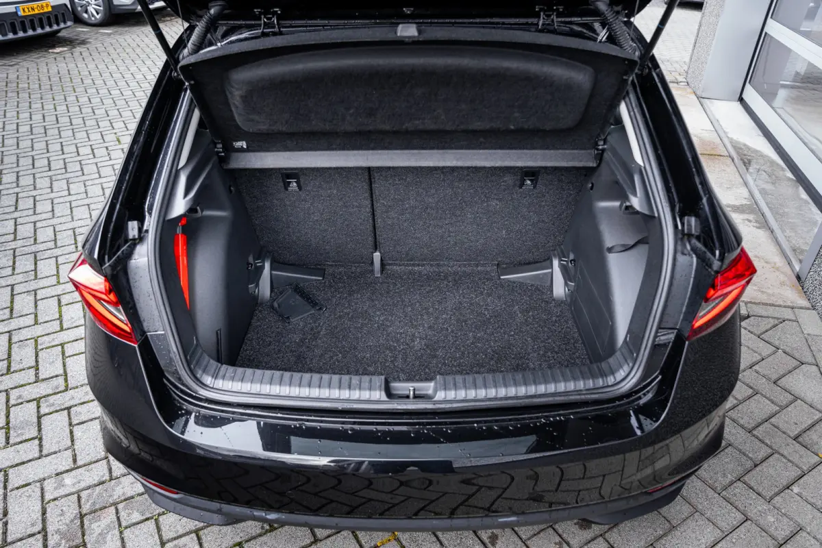 95pk 1.0 TSI Selection | Apple Carplay/Android Auto|telefoonintegratie premium | Keyless start | Lichtmetalen velgen 15"