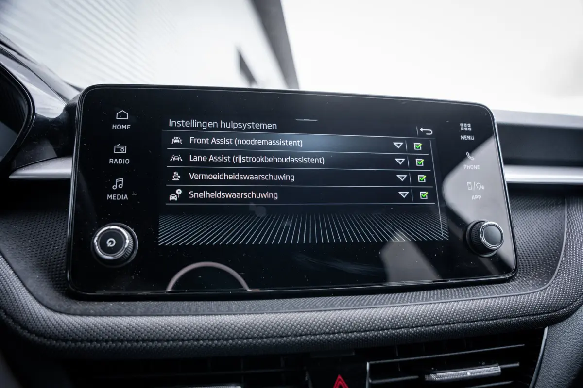 95pk 1.0 TSI Selection | Apple Carplay/Android Auto|telefoonintegratie premium | Keyless start | Lichtmetalen velgen 15"