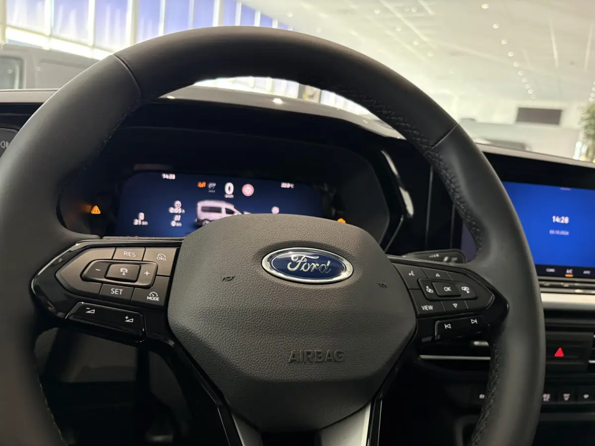 PHEV Limited L2 PREMIUM SENSICO BEKLEDING | AUTOMAAT | CAMERA | ADAPTIVE CRUISE CONTROL | BLIND SPOT | LED LAADRUIMTE VERLICHTING | CARPLAY