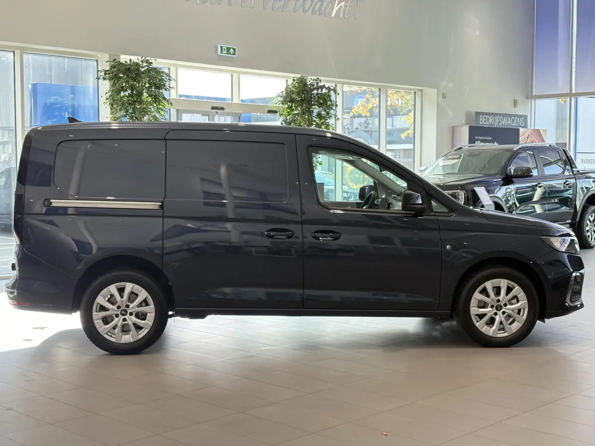 PHEV Limited L2 PREMIUM SENSICO BEKLEDING | AUTOMAAT | CAMERA | ADAPTIVE CRUISE CONTROL | BLIND SPOT | LED LAADRUIMTE VERLICHTING | CARPLAY