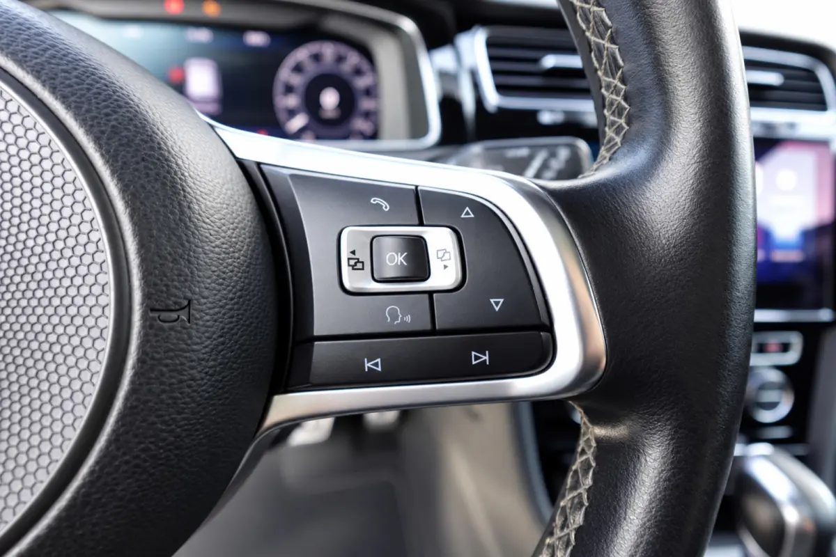 2.0 TDI GTD PANO KEYLESS DYNAUDIO