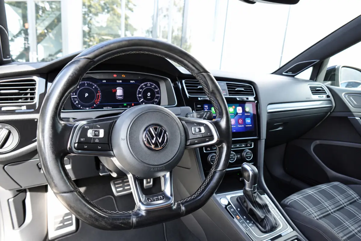2.0 TDI GTD PANO KEYLESS DYNAUDIO