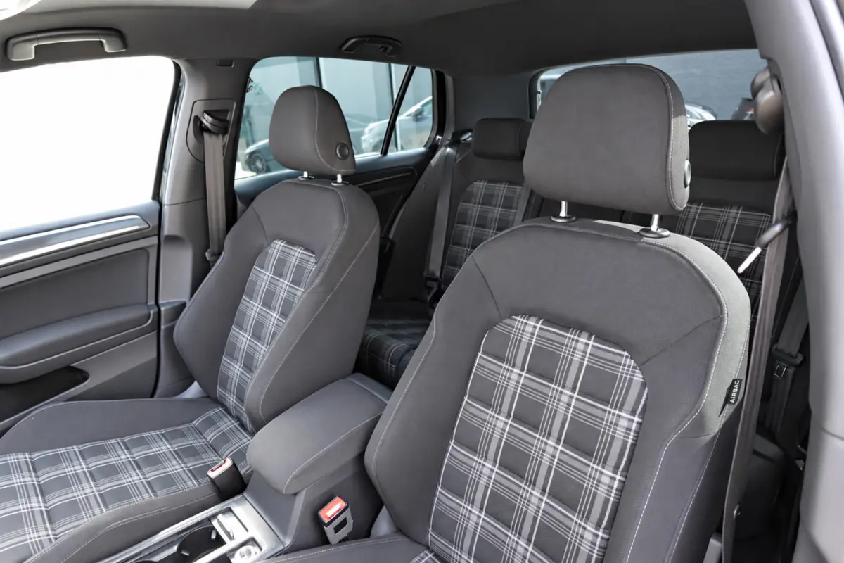 2.0 TDI GTD PANO KEYLESS DYNAUDIO