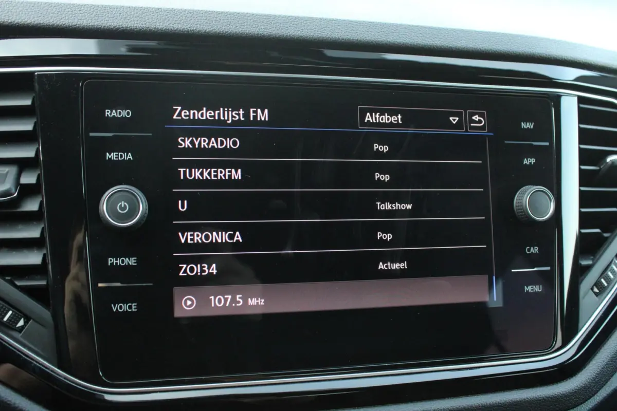 1.5 TSI Sport | Trekhaak | Virtual Cockpit | Camera | Stoelverwarming | Adaptive Cruise | Rijklaarprijs
