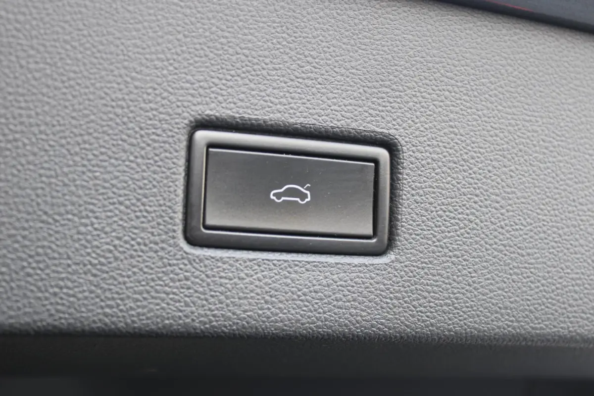 1.5 TSI Sport | Trekhaak | Virtual Cockpit | Camera | Stoelverwarming | Adaptive Cruise | Rijklaarprijs