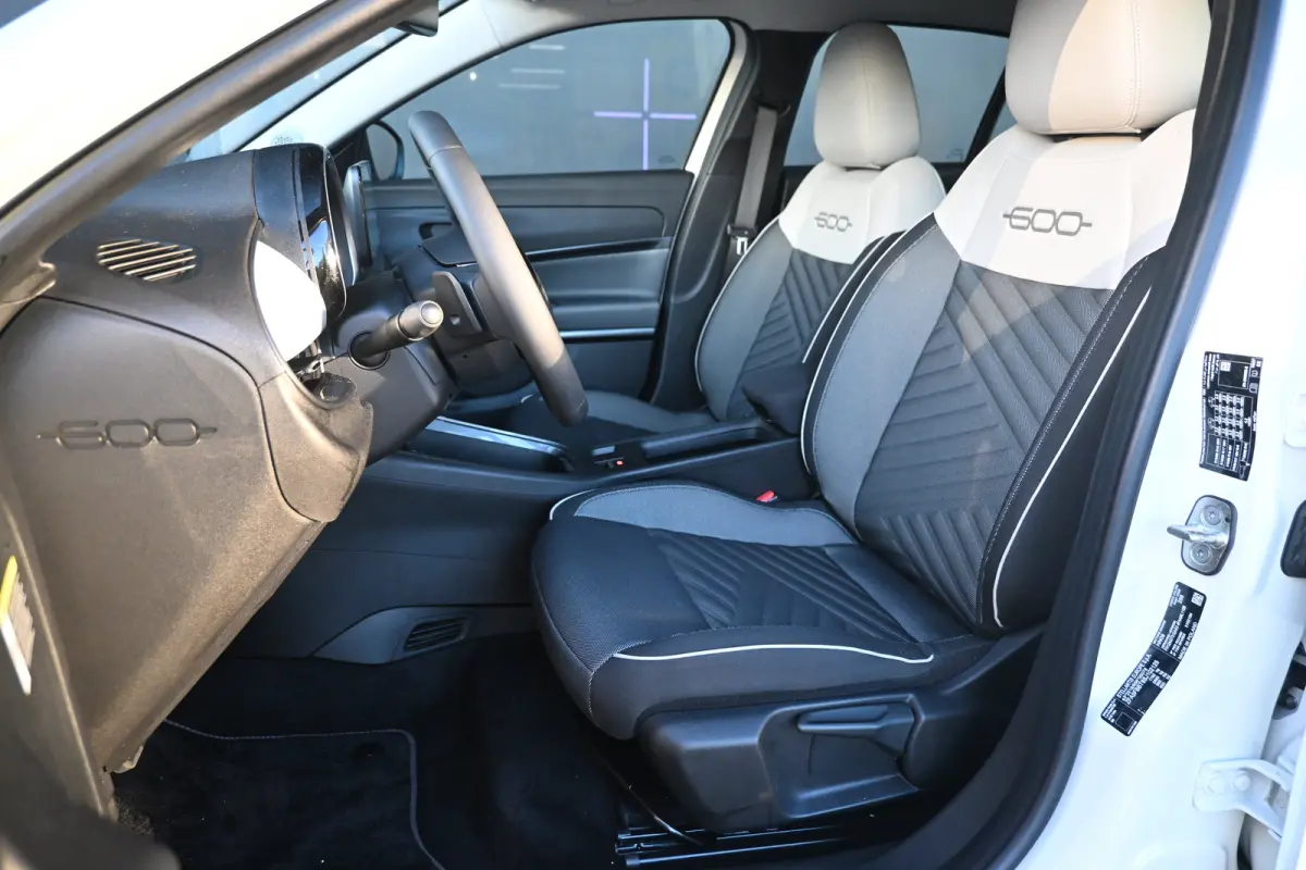 1.2 Hybrid Icon 145pk Tot 8 Jaar Garantie! | Navigatie by App | Cruise Control | Airco | Full-LED | !!