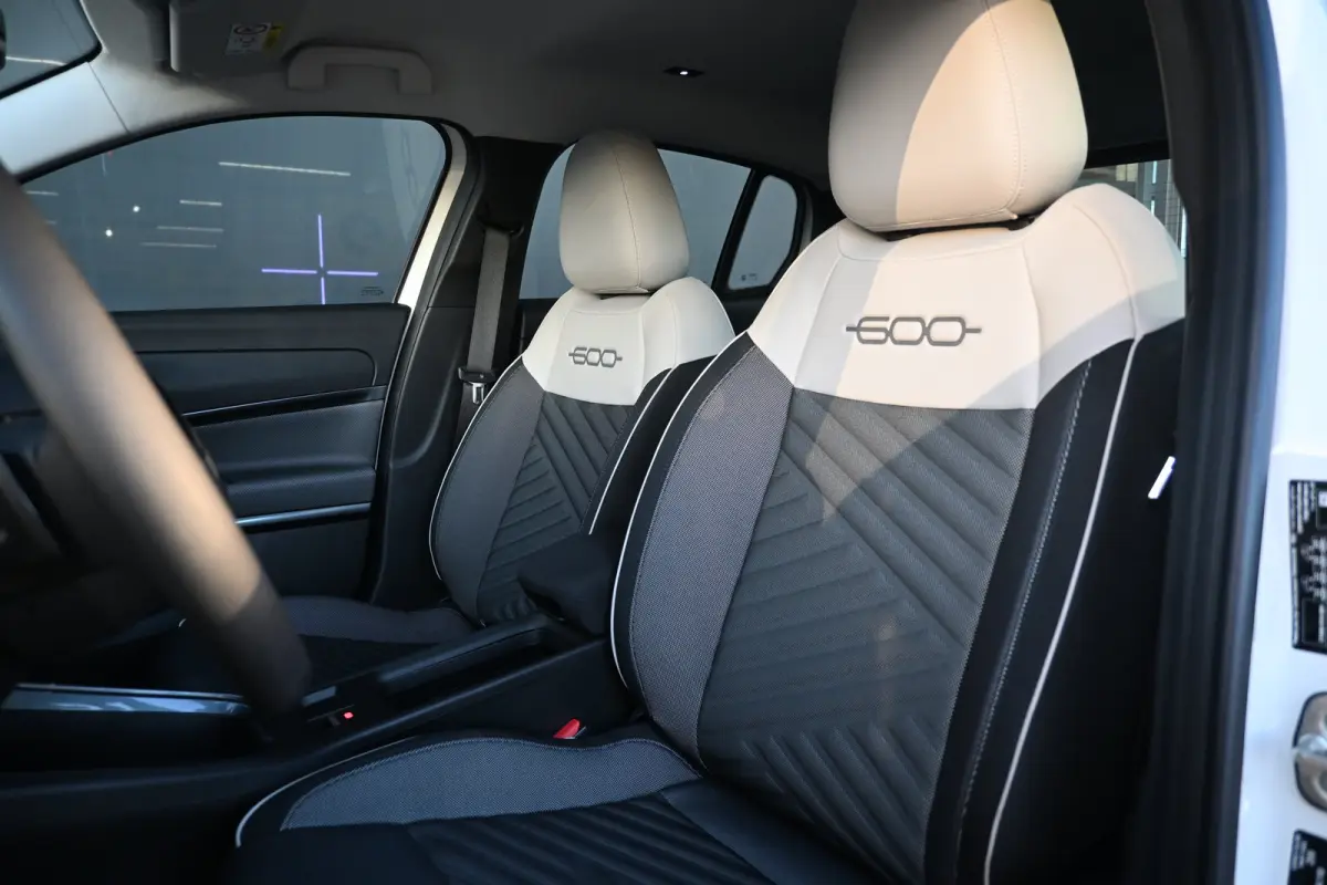 1.2 Hybrid Icon 145pk Tot 8 Jaar Garantie! | Navigatie by App | Cruise Control | Airco | Full-LED | !!