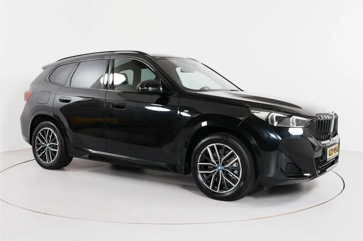 xDrive30e M-sport 327 pk PHEV | Pano | HUD | 360° | 3D View | SOH 91,02% |