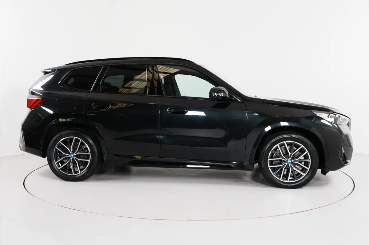 xDrive30e M-sport 327 pk PHEV | Pano | HUD | 360° | 3D View | SOH 91,02% |