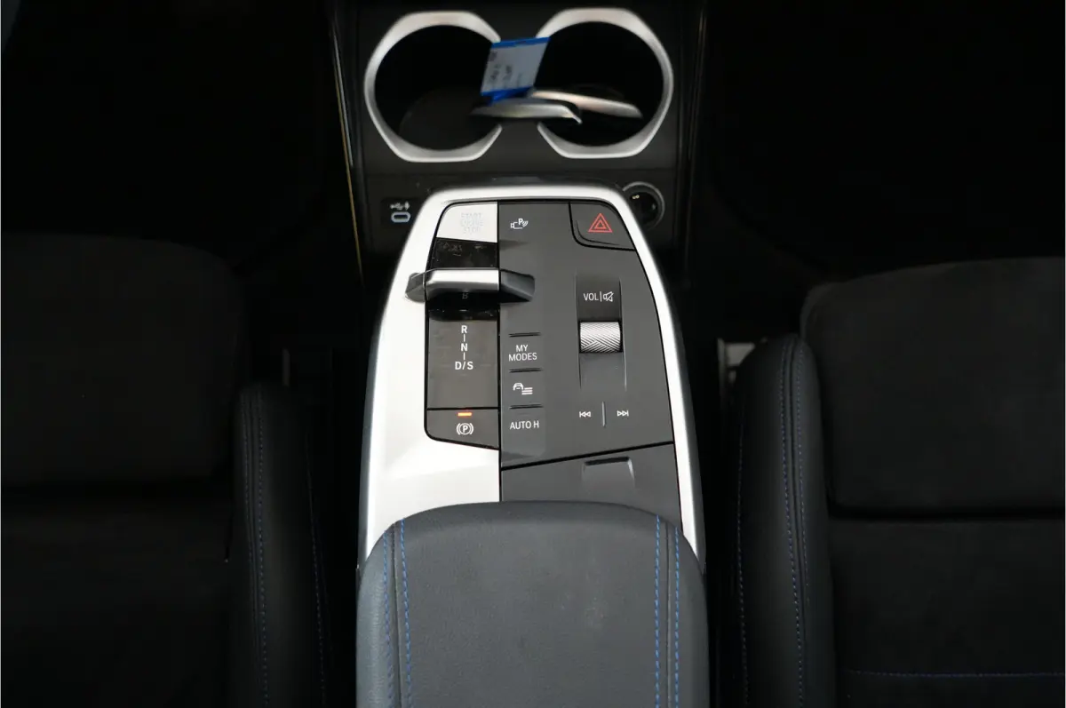 xDrive30e M-sport 327 pk PHEV | Pano | HUD | 360° | 3D View | SOH 91,02% |