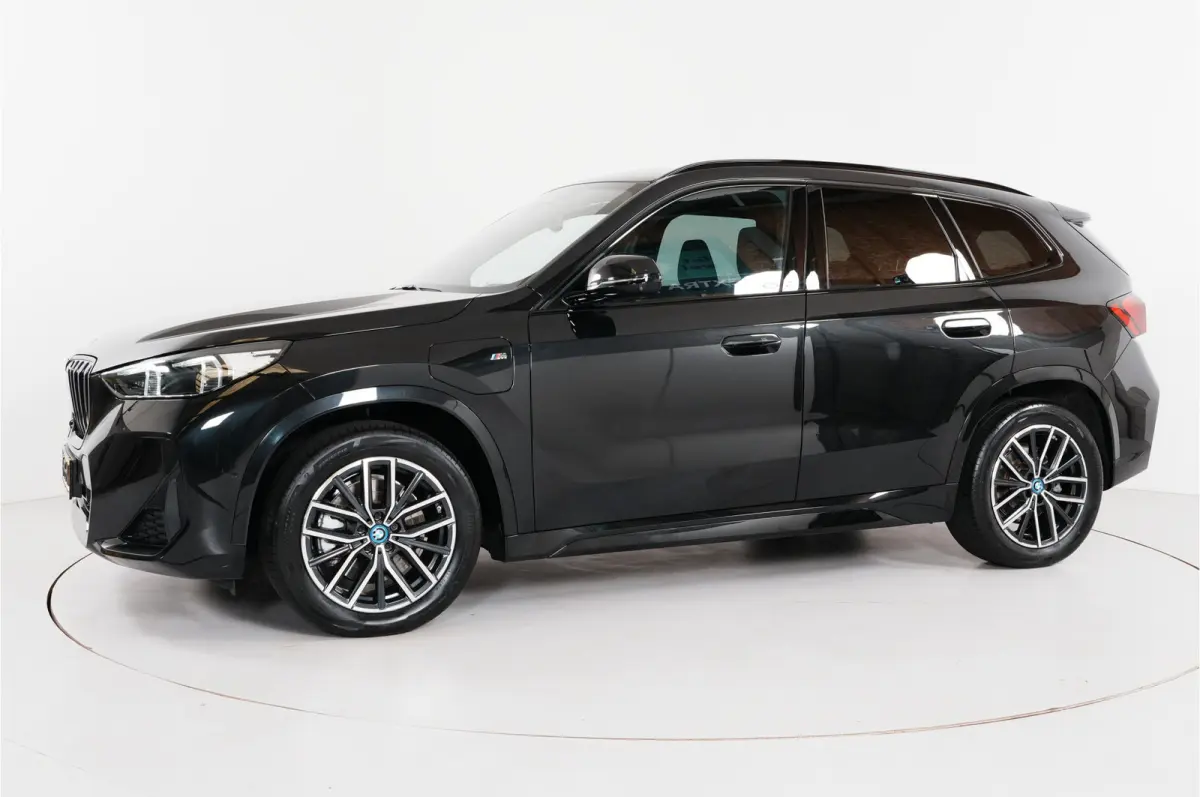 xDrive30e M-sport 327 pk PHEV | Pano | HUD | 360° | 3D View | SOH 91,02% |