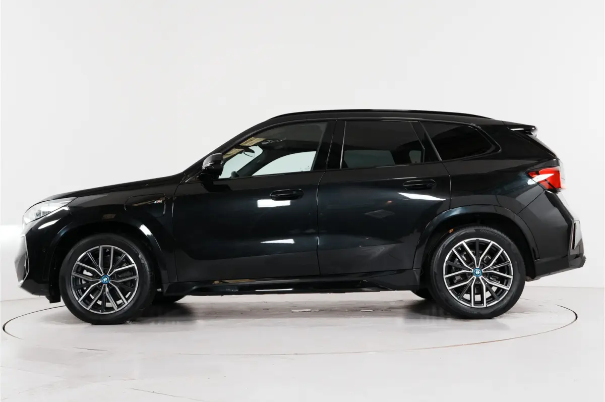 xDrive30e M-sport 327 pk PHEV | Pano | HUD | 360° | 3D View | SOH 91,02% |