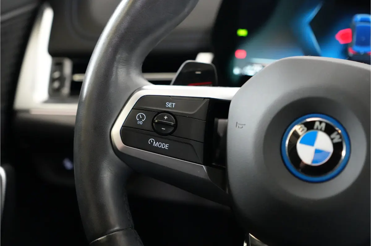 xDrive30e M-sport 327 pk PHEV | Pano | HUD | 360° | 3D View | SOH 91,02% |