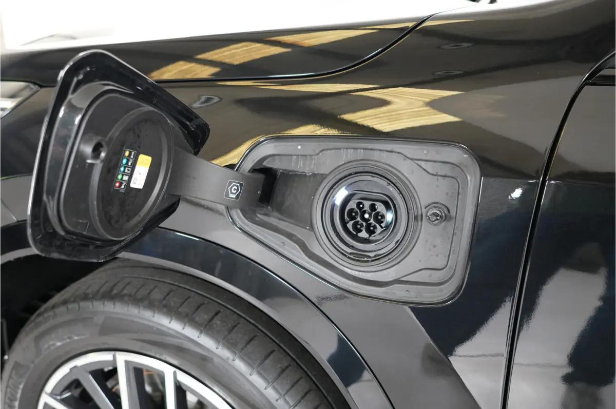xDrive30e M-sport 327 pk PHEV | Pano | HUD | 360° | 3D View | SOH 91,02% |