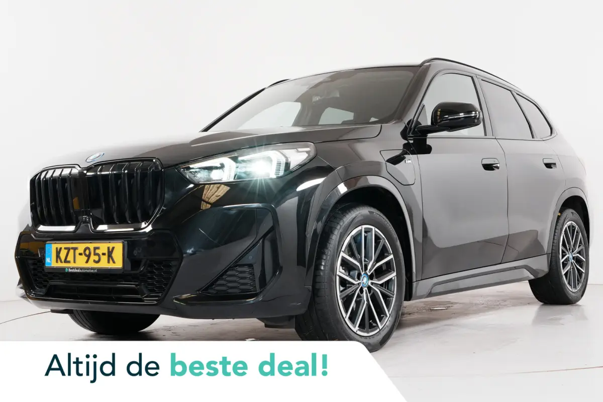 xDrive30e M-sport 327 pk PHEV | Pano | HUD | 360° | 3D View | SOH 91,02% |