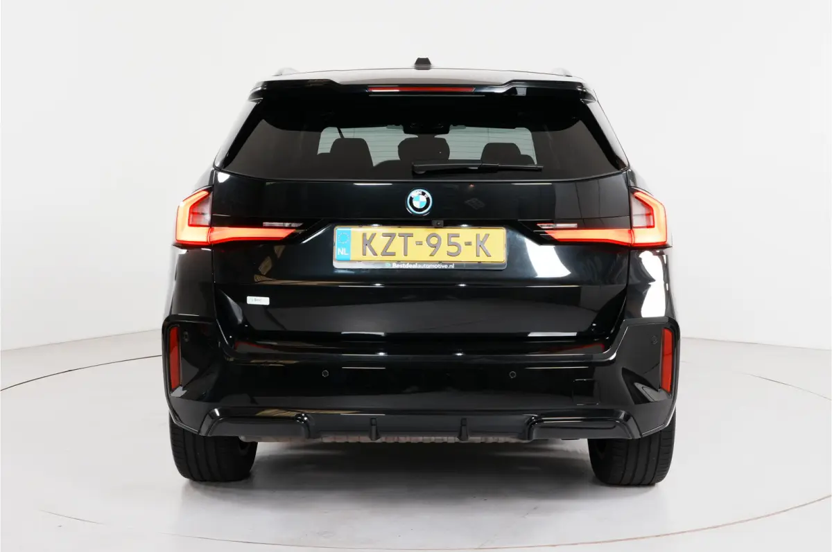 xDrive30e M-sport 327 pk PHEV | Pano | HUD | 360° | 3D View | SOH 91,02% |