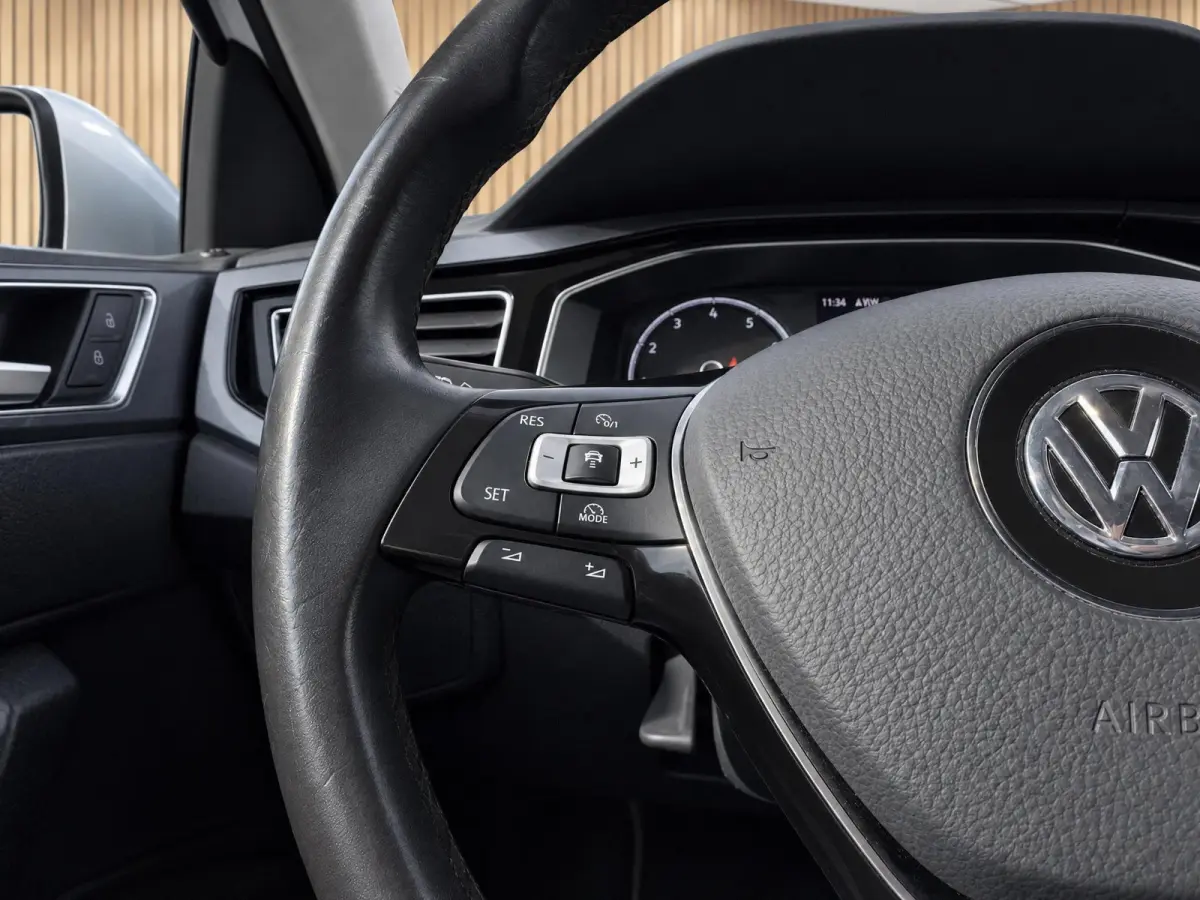 1.0 TSI Highline |Stoelverw. |Keyless |Camera |Dodehoek |ACC