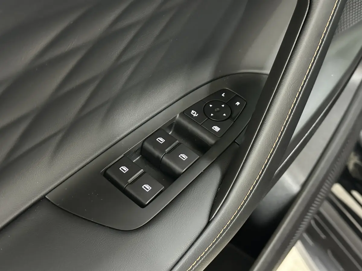 1.5 Luxury | Leder | Apple Carplay/Android Auto |