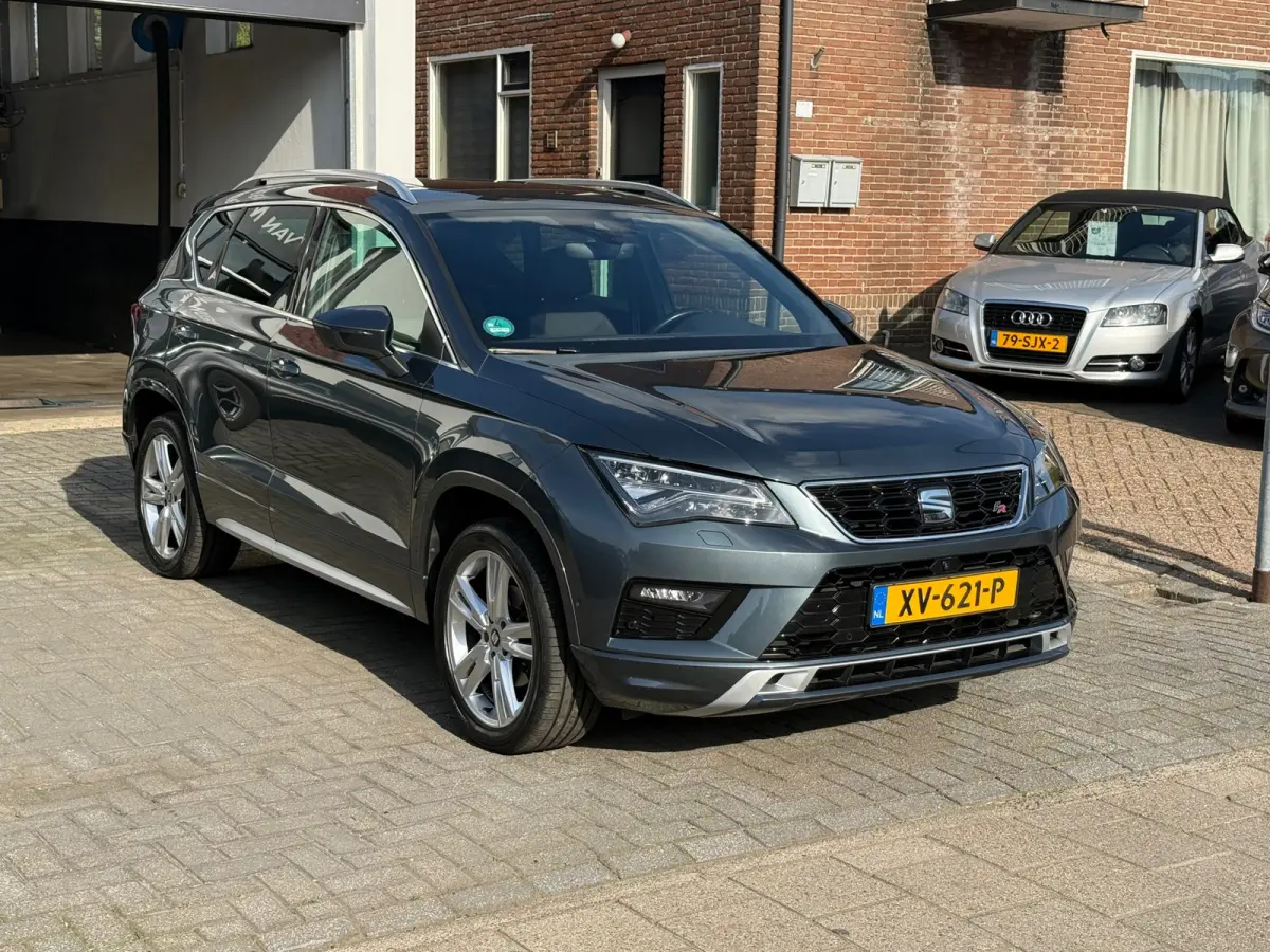 1.5 TSI FR Business Intense, Apple Carplay/Android,Stoelverwarming,Panoramadak,Achteruitrij camera