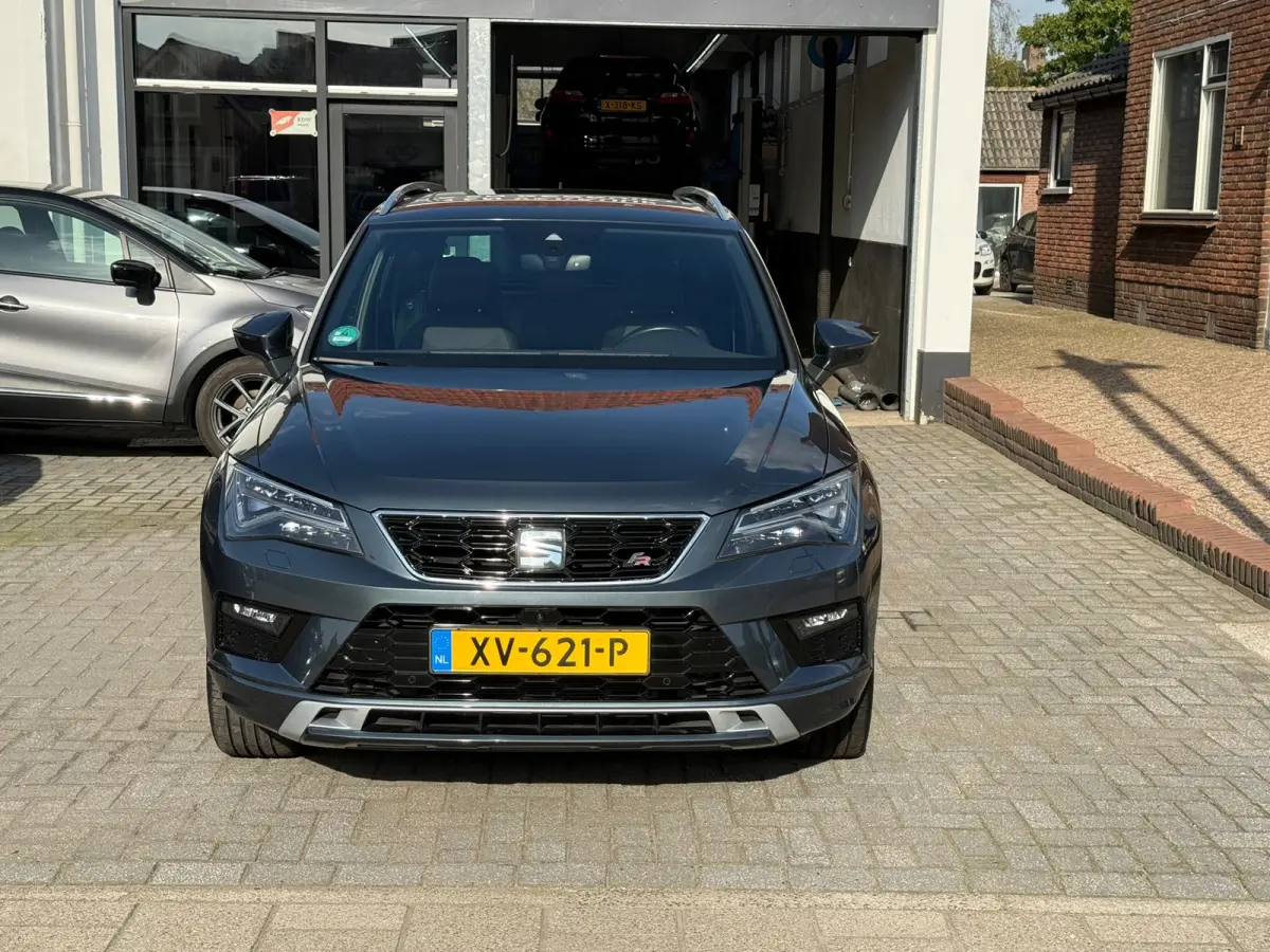 1.5 TSI FR Business Intense, Apple Carplay/Android,Stoelverwarming,Panoramadak,Achteruitrij camera