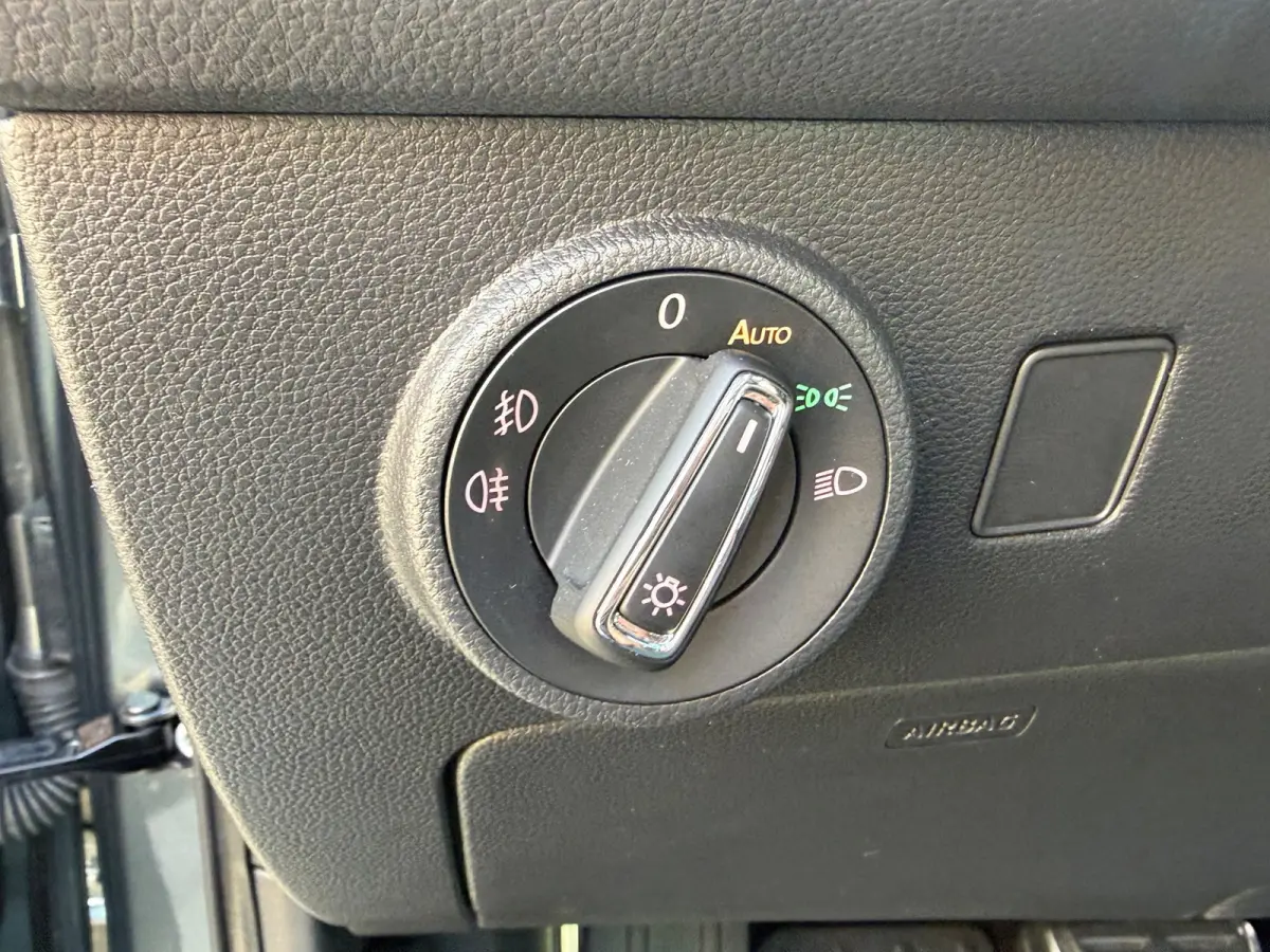 1.5 TSI FR Business Intense, Apple Carplay/Android,Stoelverwarming,Panoramadak,Achteruitrij camera