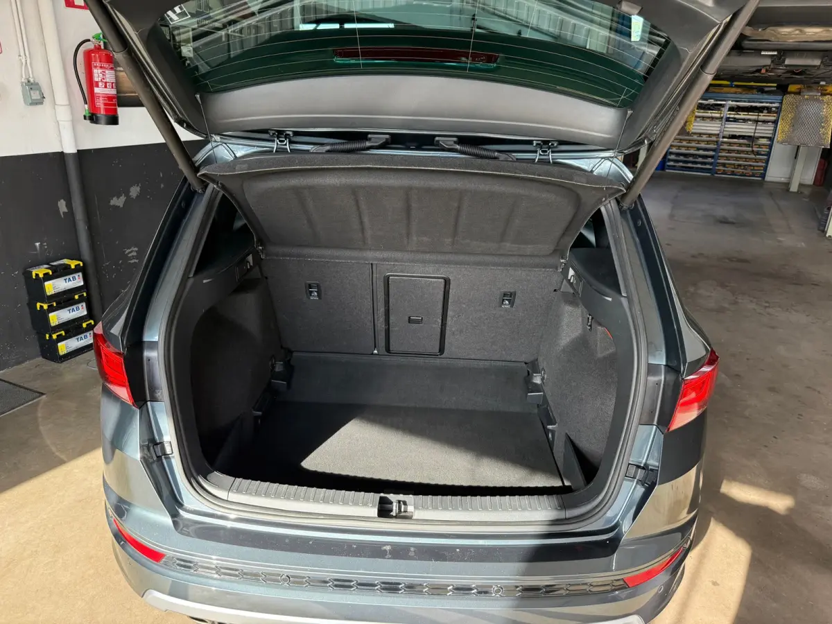 1.5 TSI FR Business Intense, Apple Carplay/Android,Stoelverwarming,Panoramadak,Achteruitrij camera