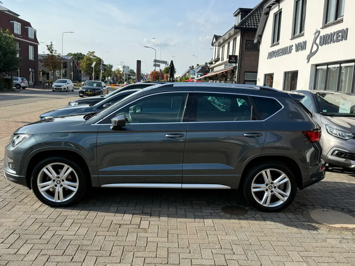 1.5 TSI FR Business Intense, Apple Carplay/Android,Stoelverwarming,Panoramadak,Achteruitrij camera
