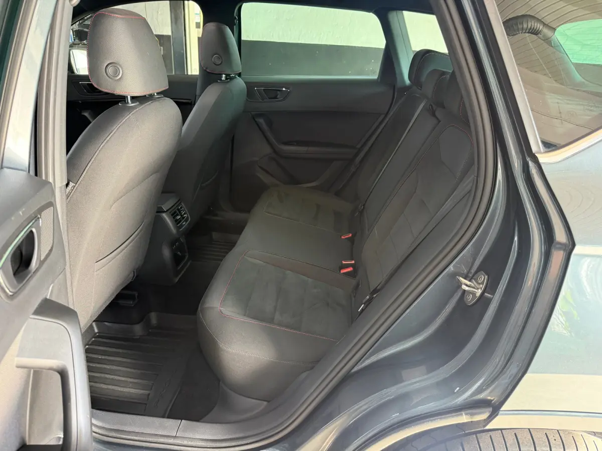 1.5 TSI FR Business Intense, Apple Carplay/Android,Stoelverwarming,Panoramadak,Achteruitrij camera