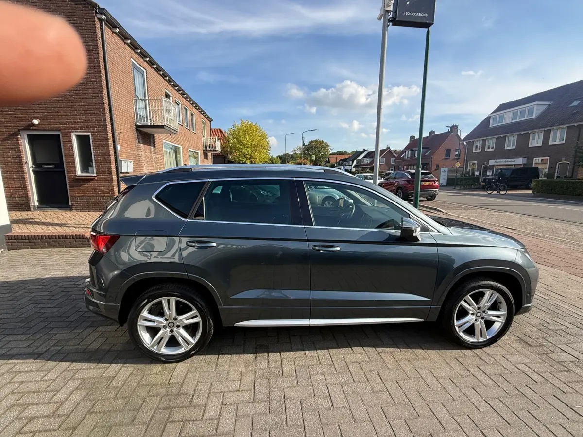 1.5 TSI FR Business Intense, Apple Carplay/Android,Stoelverwarming,Panoramadak,Achteruitrij camera