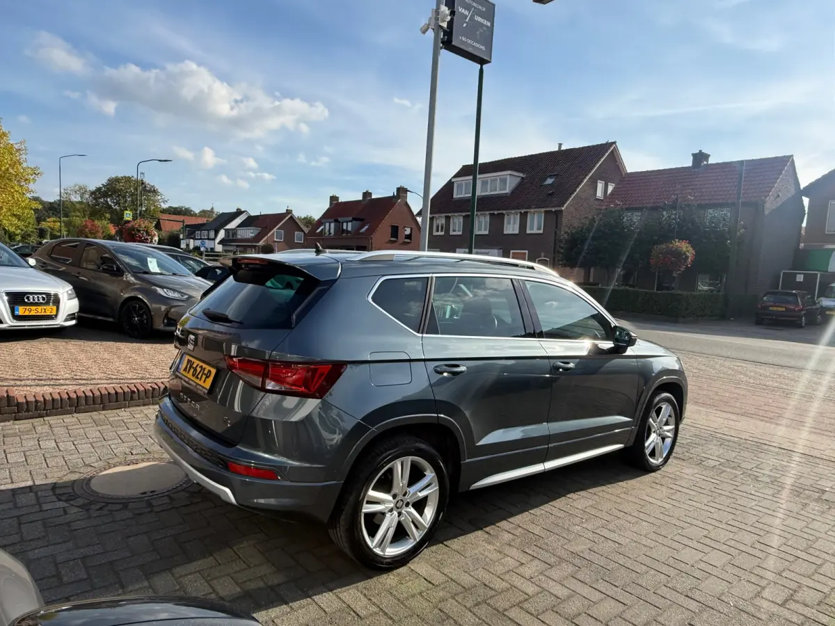 1.5 TSI FR Business Intense, Apple Carplay/Android,Stoelverwarming,Panoramadak,Achteruitrij camera
