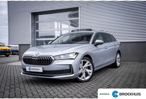 1.5 TSI PHEV Business Edition | Achteruitrijcamera | Comfortstoel(en) | Elektrisch bedienbare achterklep met sensorsturing