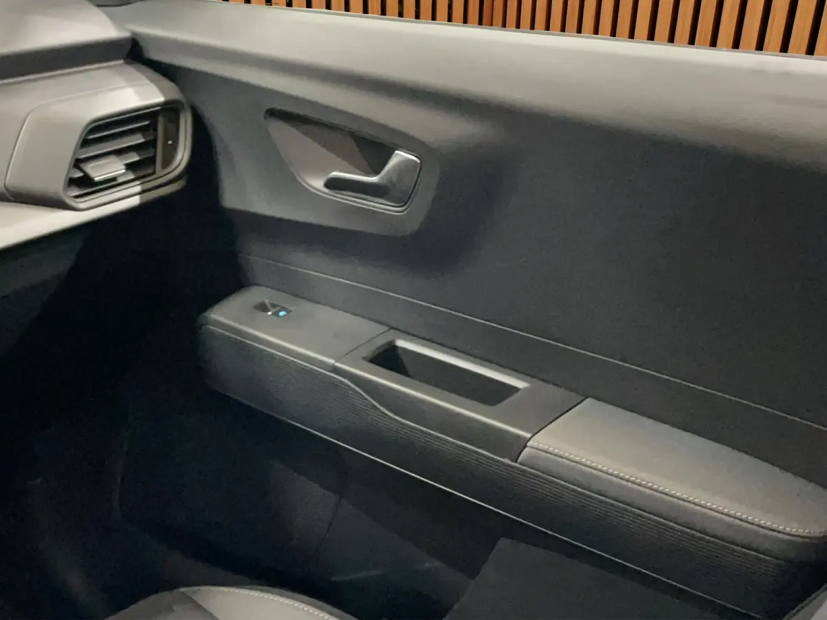 BEV Titanium | Achterlichten LED | HV-accu 54 kWh | Keyless-Start