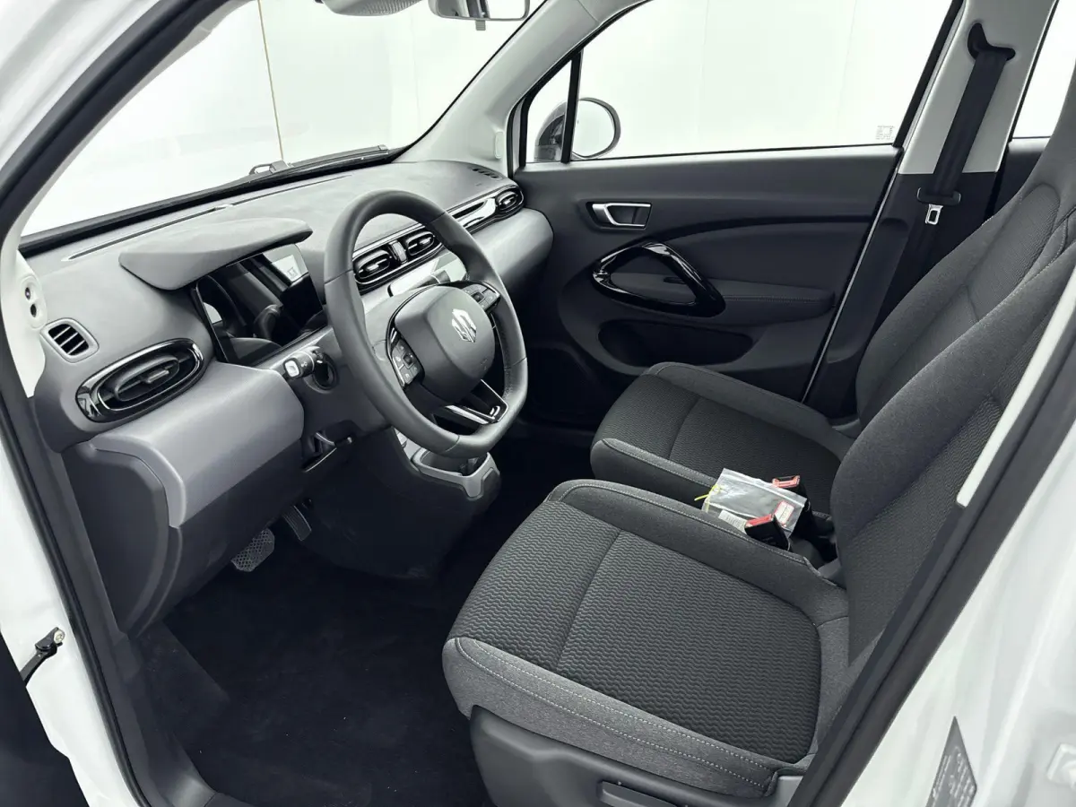 Design 37.3 kWh | Voorraad deal! | Tot 265km actieradius (WLTP) | Navigatie | Panoramadak | Adaptive cruise control | Licht metalen velgen| Achteruitrijcamera